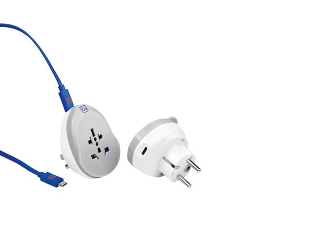 Go Travel universal travel adaptor with cable