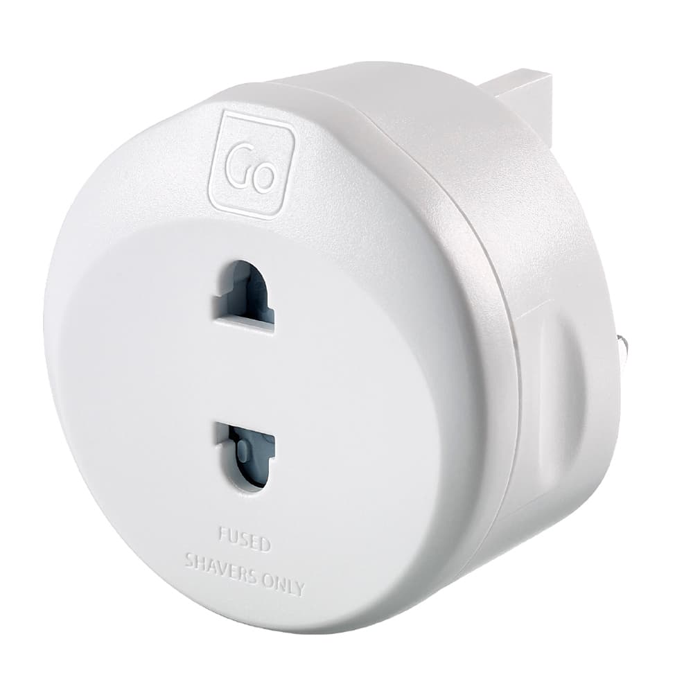 UK Shaver Adaptor lifestyle d